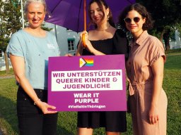 Wear it purple day 2024 (Julia Hohmann, Helene Richter, Friederike Theile)